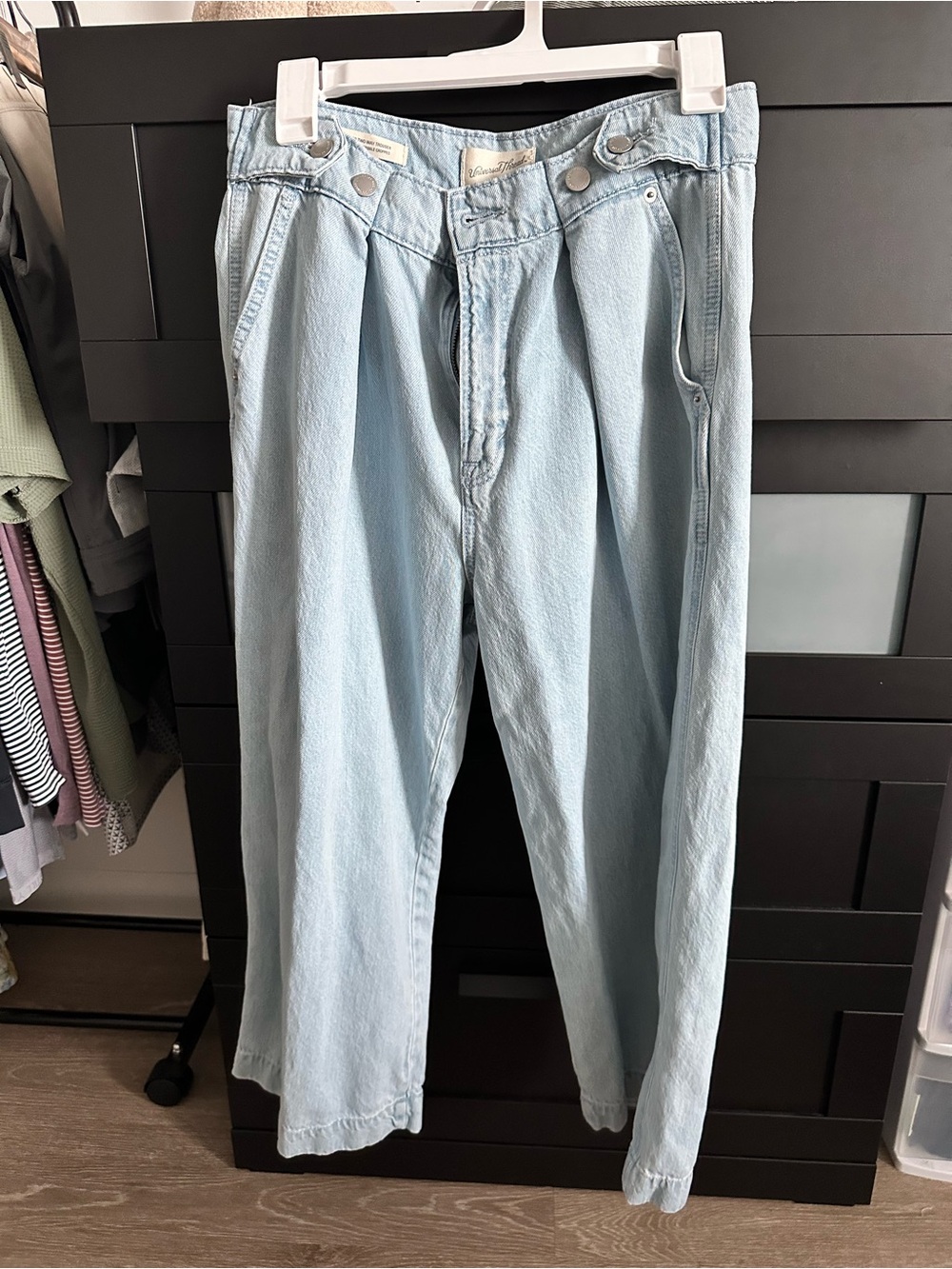 Light Blue Men's Pleated Jeans